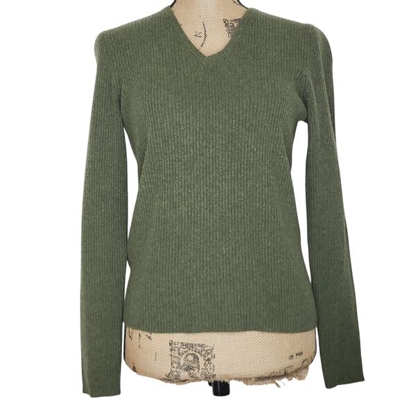 Vintage Daniel Bishop 100% Cashmere Green Ribbed Knit V-Neck Sweater Size Med - Picture 1 of 7